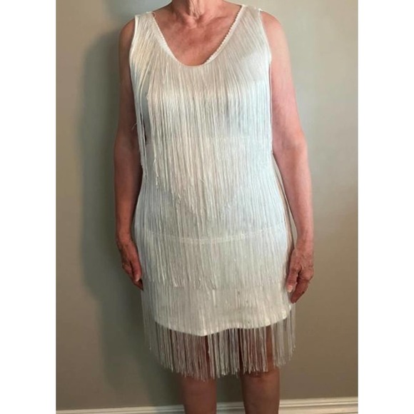 Elegant White Fringe Midi Dress - Picture 4 of 4